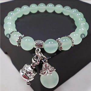 Beautiful Mint Green Glass Bead Bracelet